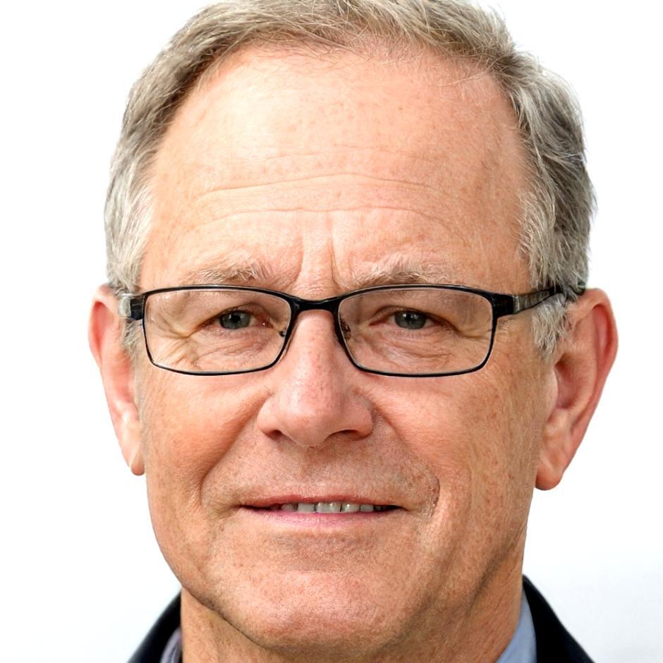 Retrato de Álvaro Mendoza, especialista en educación digital